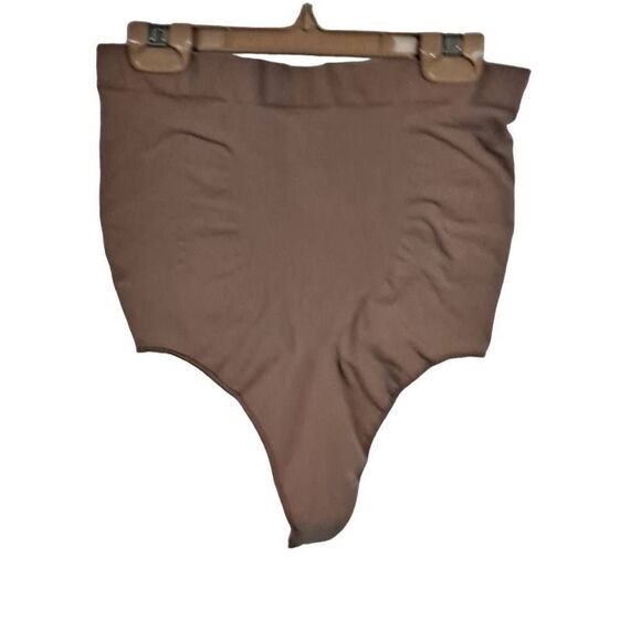 SKIMS Sculpting bottom shaper Nwot - Picture 1 of 5